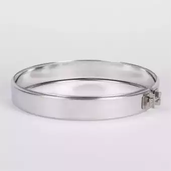 Clips for fastening two elements together K50C